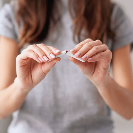 Jak dym papierosowy wpływa na wzrok? Czy palenie szkodzi oczom?