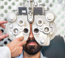 Kim jest i czym zajmuje się optometrysta?