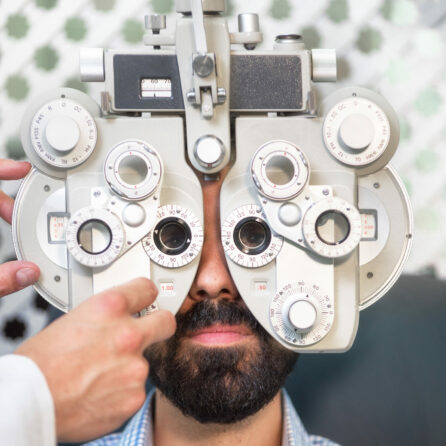 Kim jest i czym zajmuje się optometrysta?