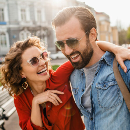 Okulary przeciwsłoneczne dla osób z wadą wzroku – jak je dobrać?