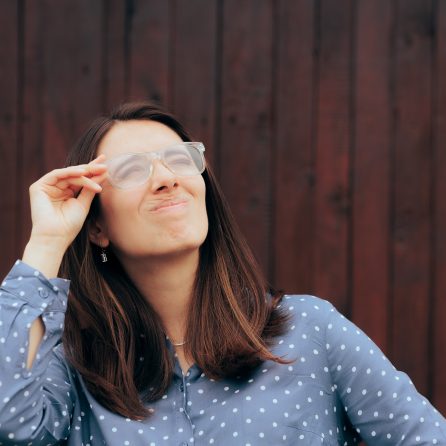 Parujące szkła w okularach – jak poradzić sobie z problemem?