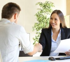 Praca w trybie zmianowym – jakie choroby dyskwalifikują do pracy w nocy?