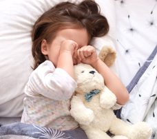Siatkówczak (retinoblastoma) – objawy i leczenie nowotworu dziecięcego