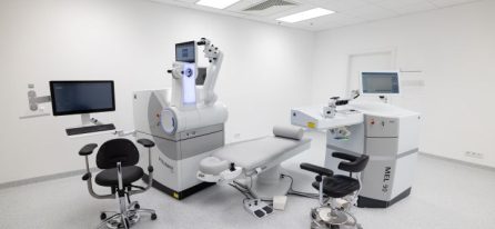 Laserowa korekcja wzroku – szansa dla kandydatów do służb mundurowych i zawodów wymagających perfekcyjnego widzenia