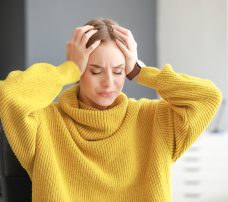Zawroty głowy od oczu – kiedy problemy ze wzrokiem powodują zaburzenia równowagi?