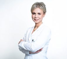 Czy nasze codzienne nawyki – smartfony, komputery, długie czytanie – rzeczywiście pogarszają wzrok?